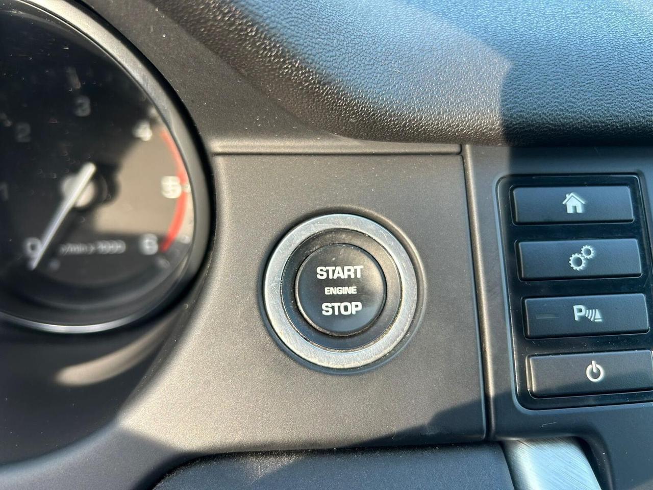 Land Rover Discovery Sport 2.2 TD4 SE