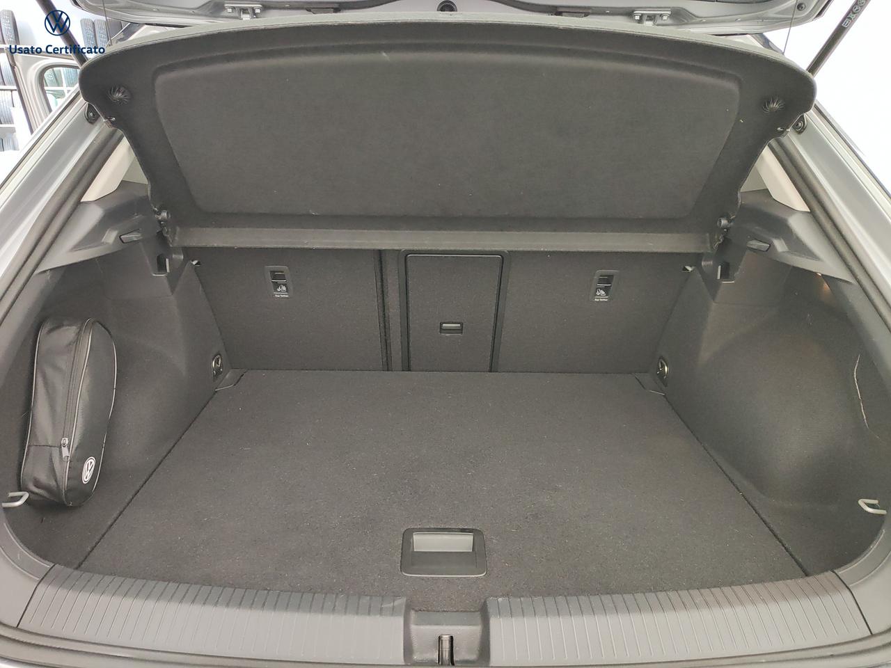VOLKSWAGEN T-Roc - T-Roc 1.0 TSI Life
