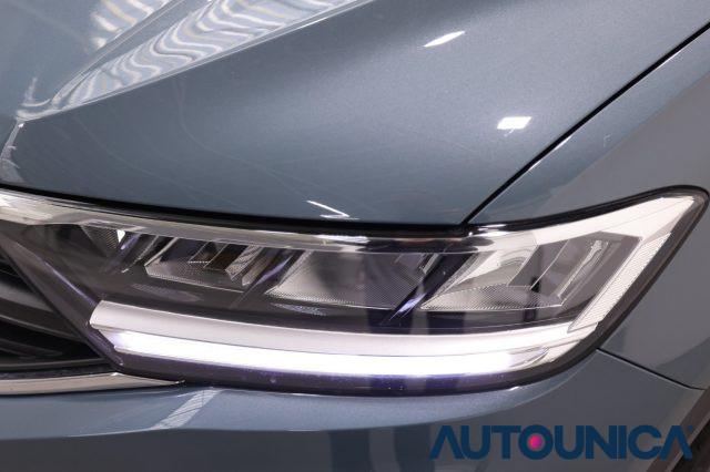 VOLKSWAGEN T-Roc 1.5 TSI ACT DSG LIFE FARI LED