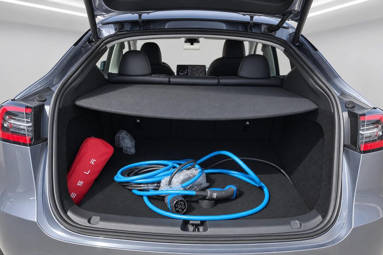 Tesla Model Y Performance Dual Motor 4WD