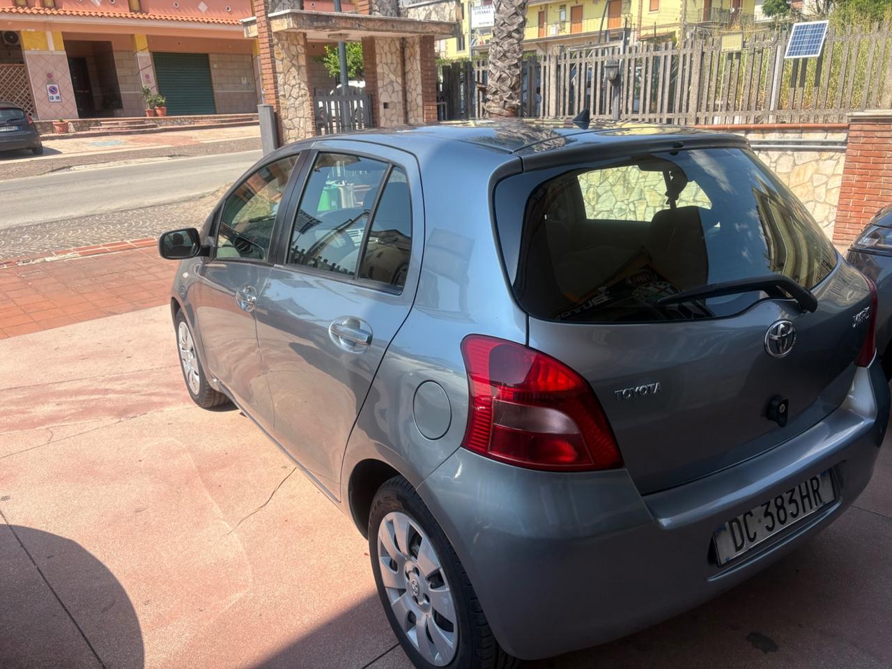Toyota Yaris 1.0 5 porte