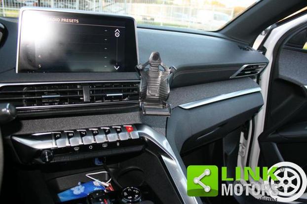 PEUGEOT 3008 PureTech Turbo 130 S&S EAT8 Allure
