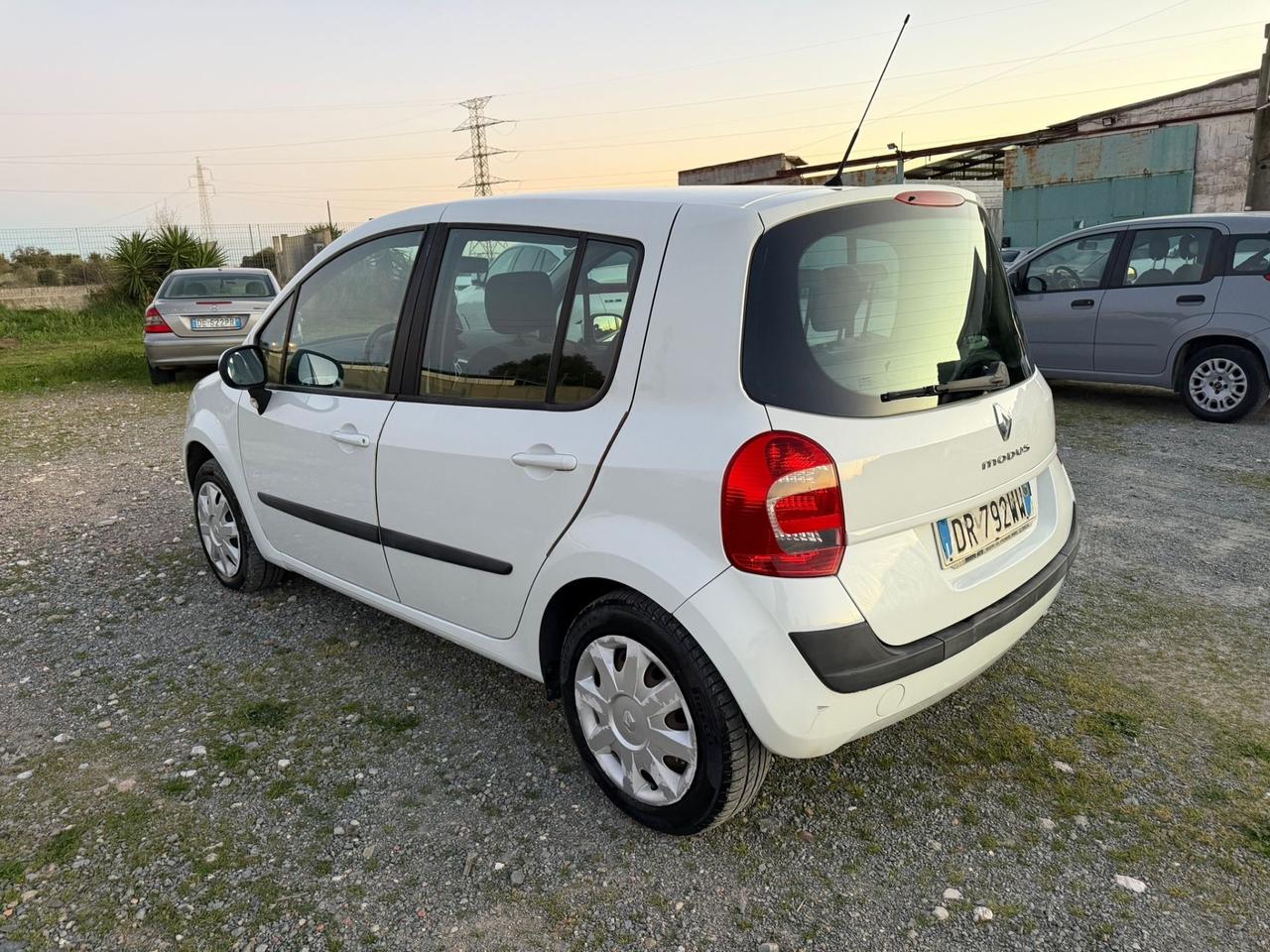 Renault Modus 1.5 dCi 85CV Dynamique-Neopatentati