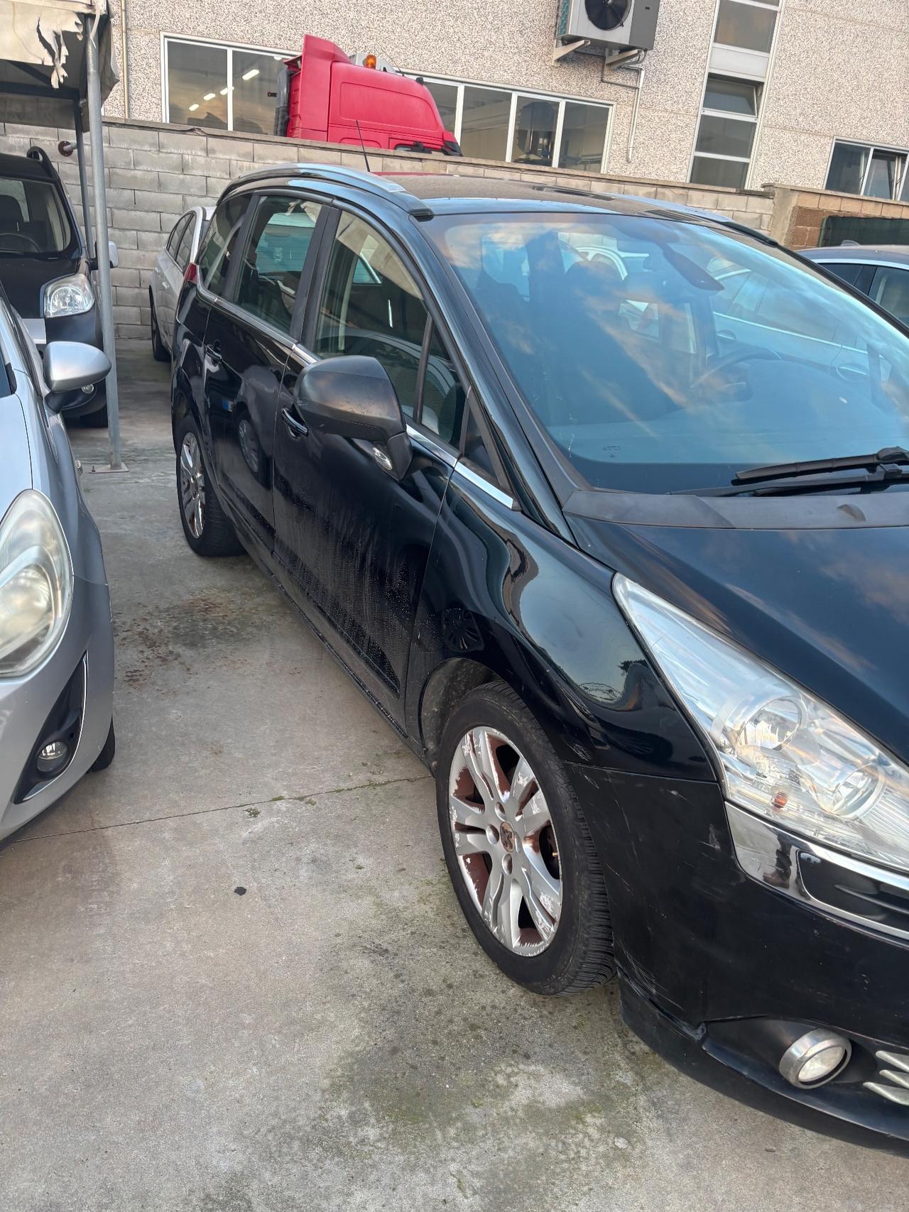 Peugeot 5008 1.6 HDi 112CV Access