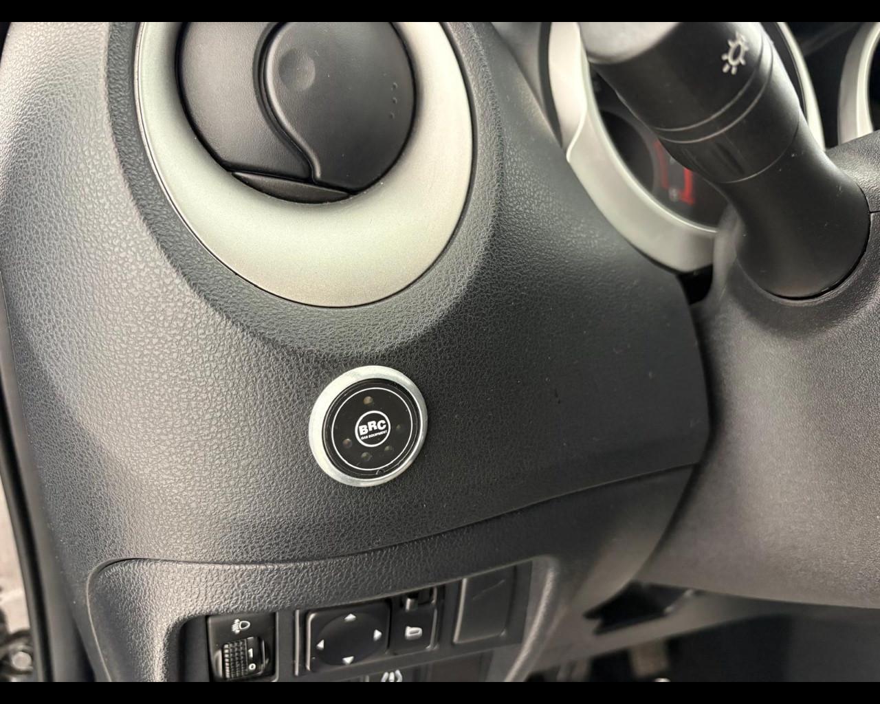 NISSAN Juke 1.6 Visia Gpl 115cv E6