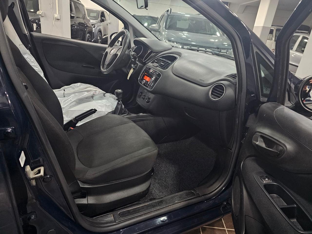 NUOVA FIAT PUNTO STREET LOUNGE 1.2 BENZ 70CV 5 PORTE