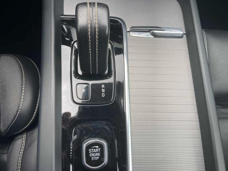 VOLVO XC60 2.0 b4 R-DeSiGn AwD AuTo
