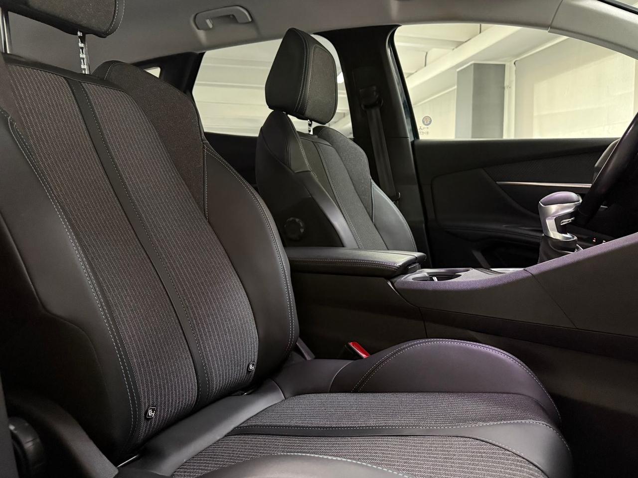 Peugeot 3008 Allure Pack 1.5 Blue HDI 130 #10227