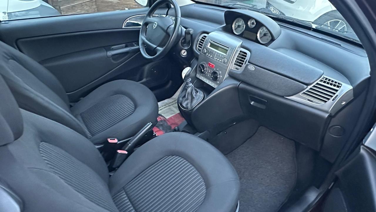 Lancia Ypsilon 1.2 Argento gpl scadenza 2029