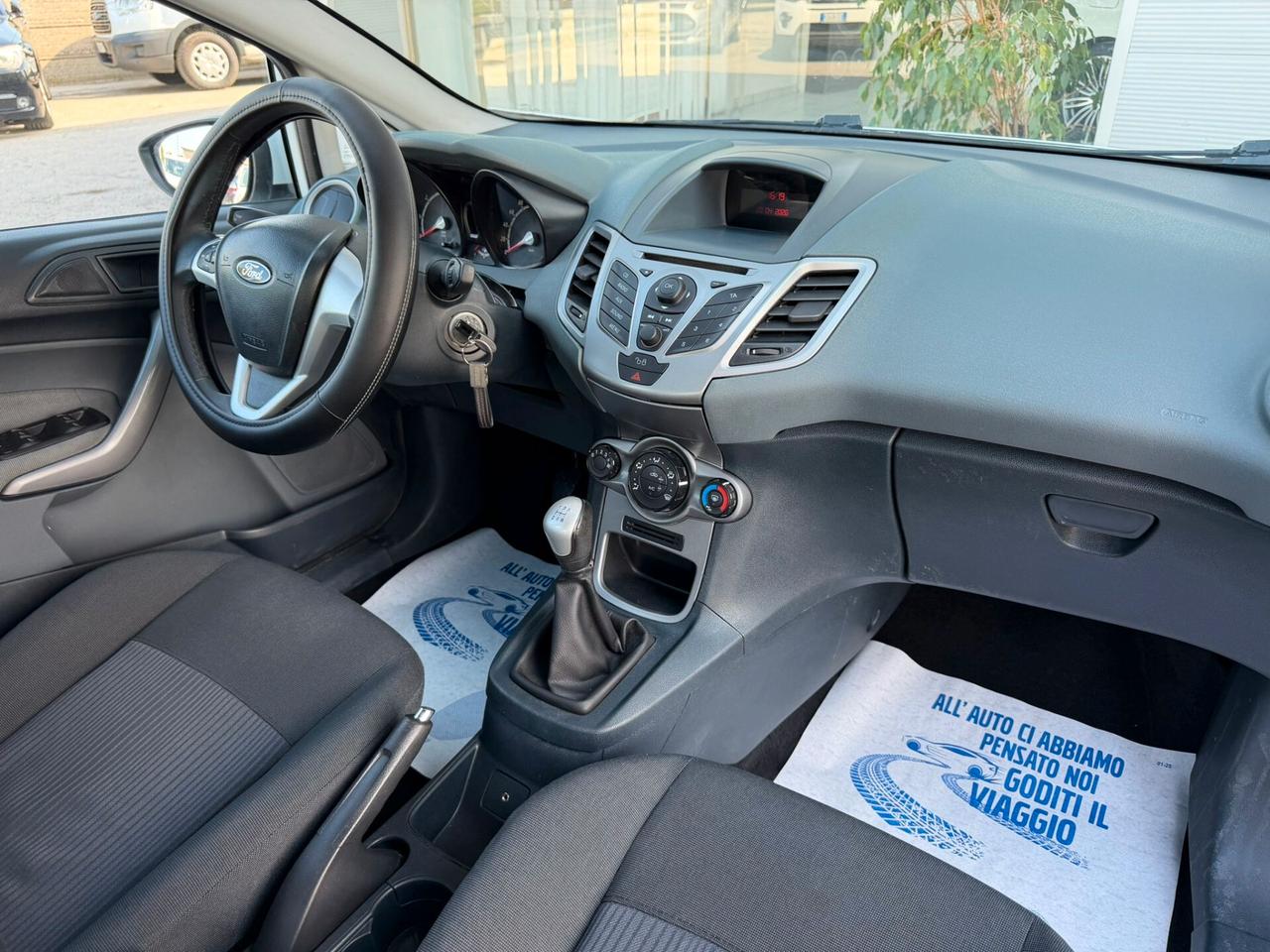 Ford Fiesta 1.2 82cv 5 porte Titanium 2011 NEOPATENTATI