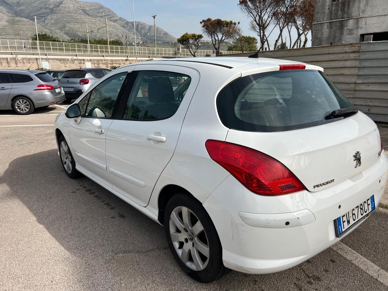 Peugeot 308 1.6 8V HDi 112CV cambio robotizzato 5p. Tecno