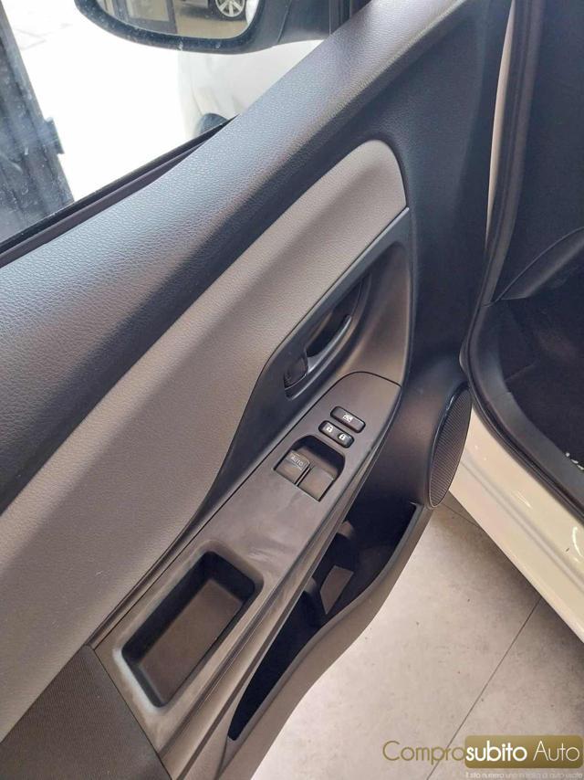 TOYOTA Yaris 1.0 5 porte Lounge ( Garanzia 12 Mesi)