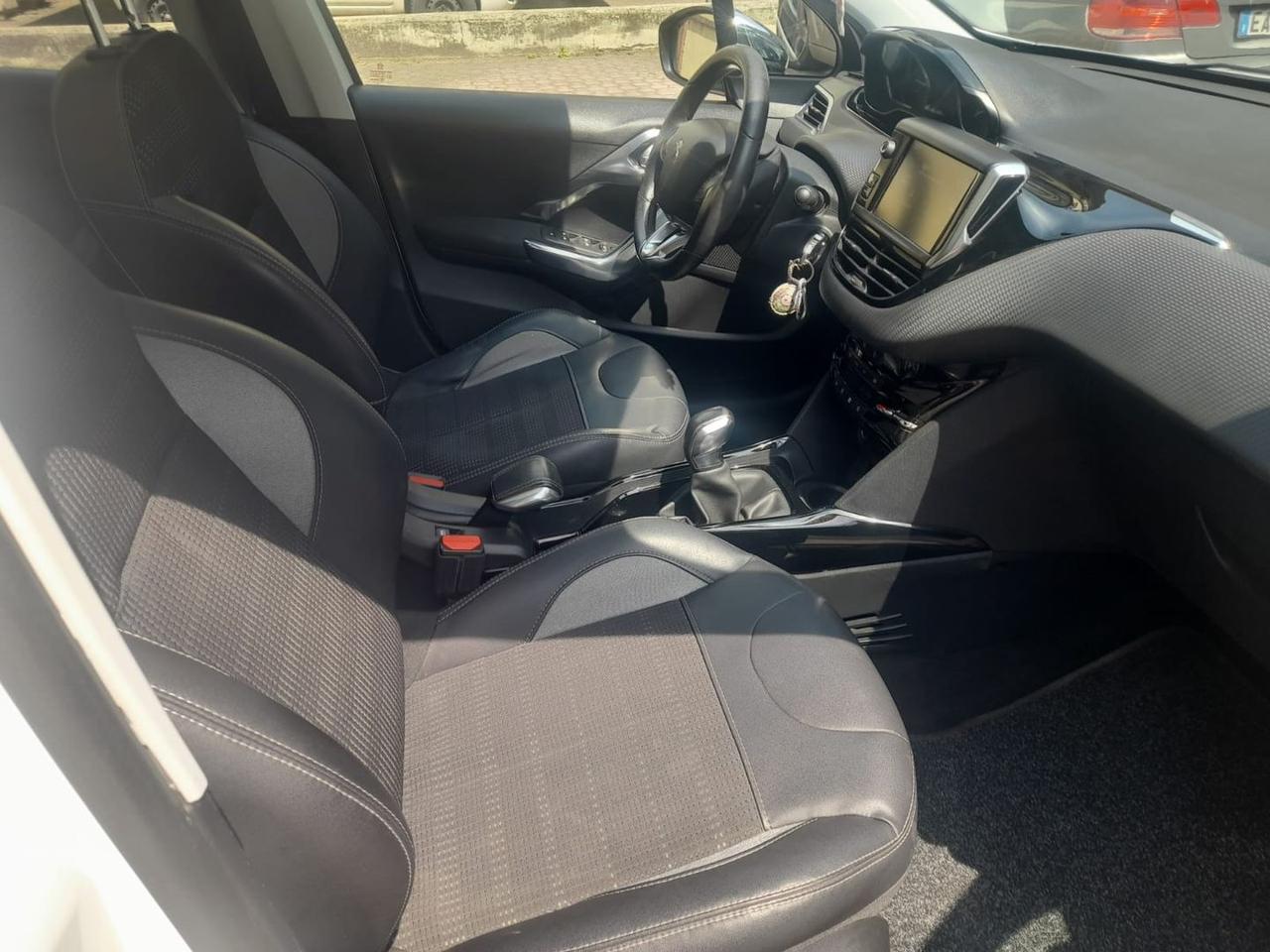 Peugeot 2008 Allure 1.2 PureTech 130 #10994