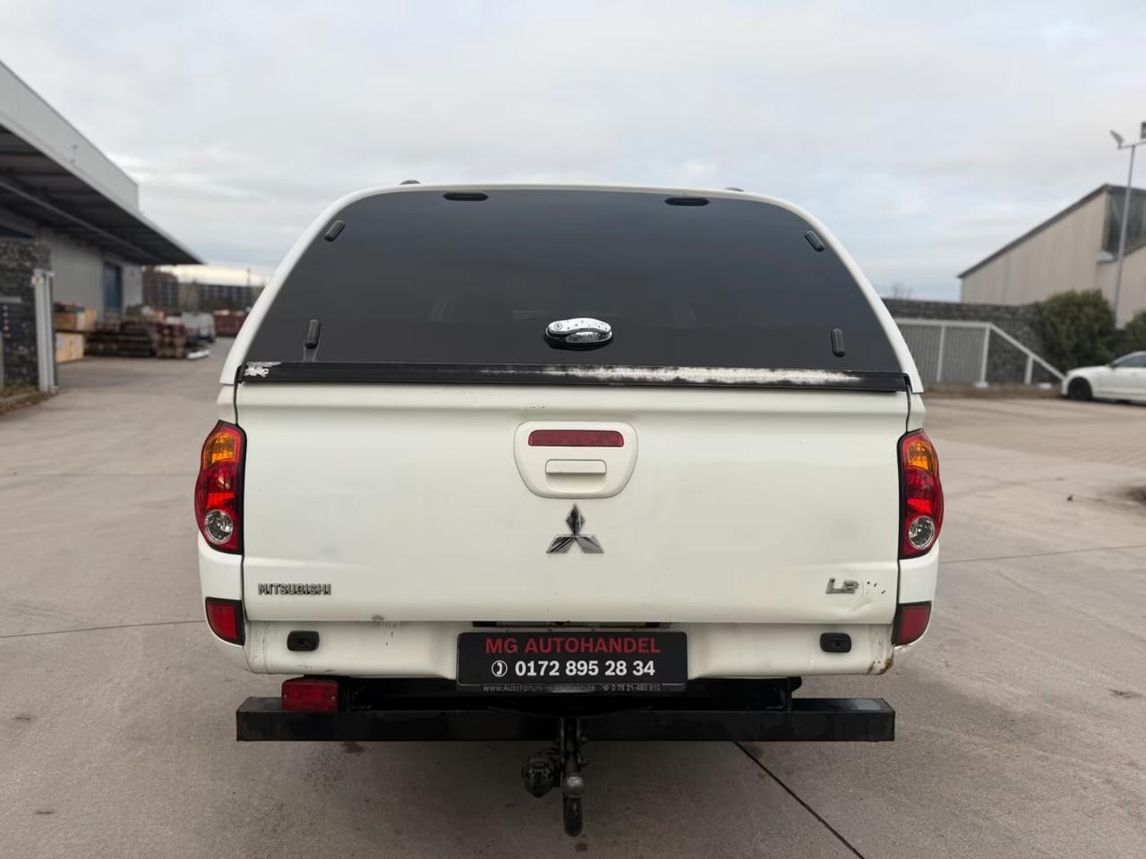 Mitsubishi L200 DC Invite 4WD aria condizionata