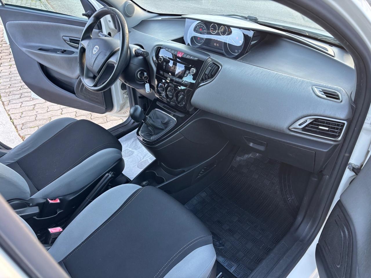 Lancia Ypsilon 1.3 MJT 16V 95 CV 5 porte S&S Silve