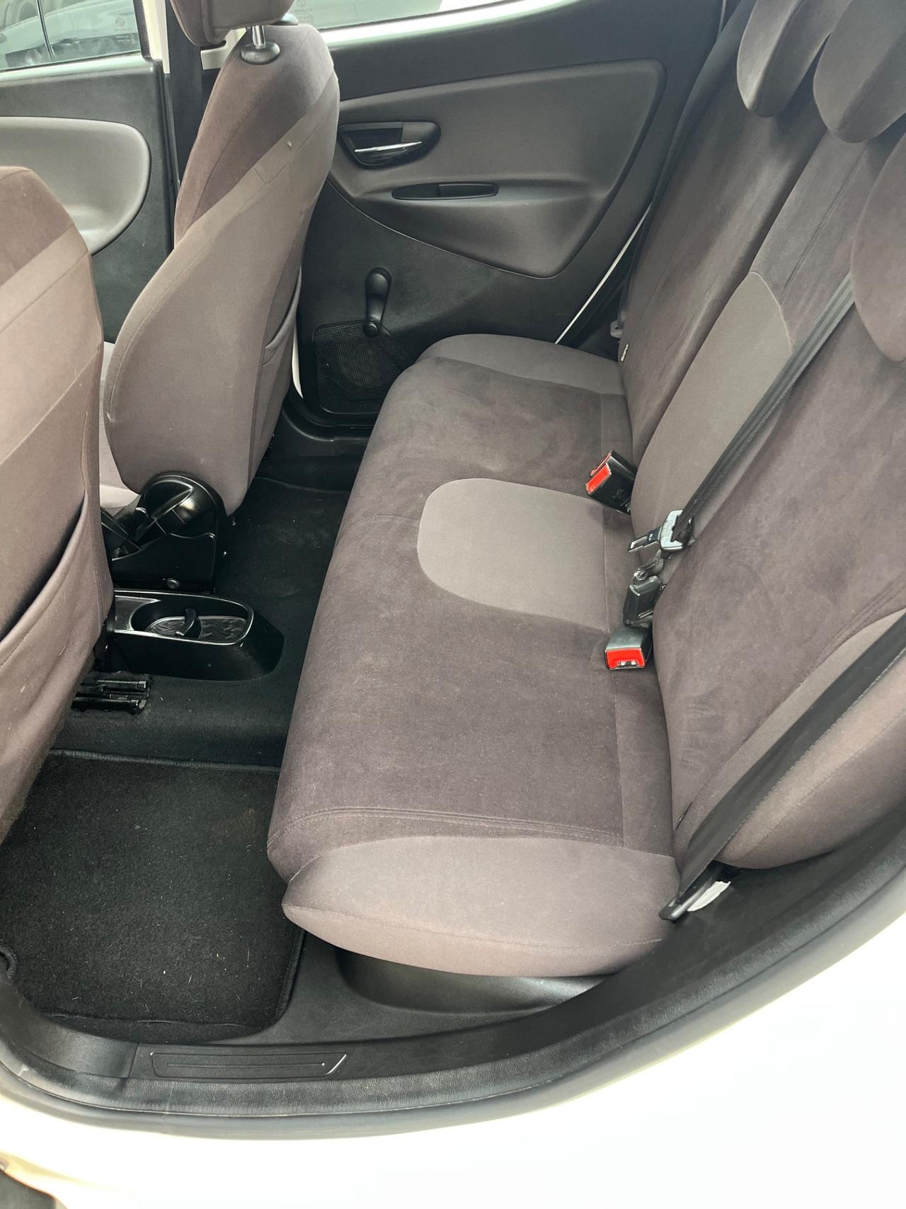 LANCIA YPSILON 5P CON TETTO PANORAMICO APRIBILE