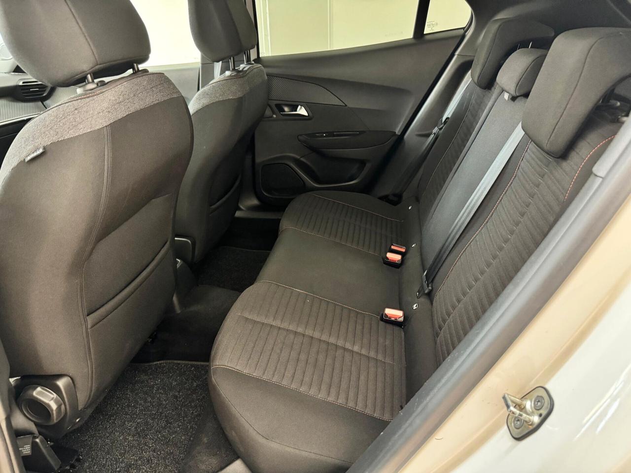 Peugeot 2008 BlueHDi 100 S&S Allure Navi Pack
