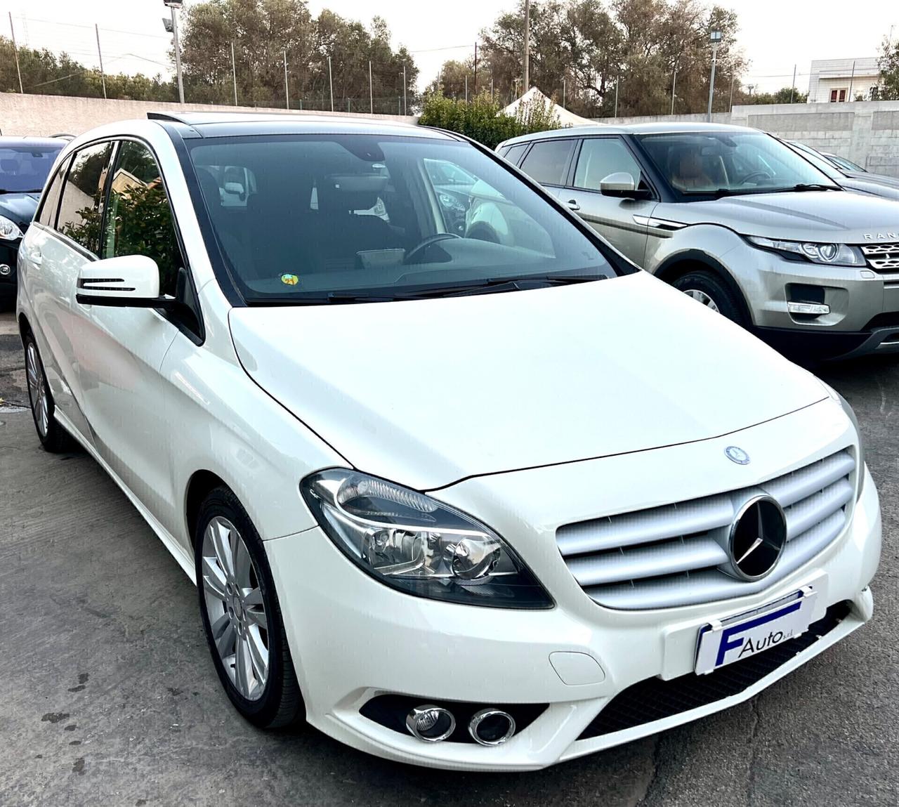 Mercedes-benz B 180 BlueEFFICIENCY Executive,TETTO APRIBILE,NAVIGATORE,RETROCAMERA,ecc.