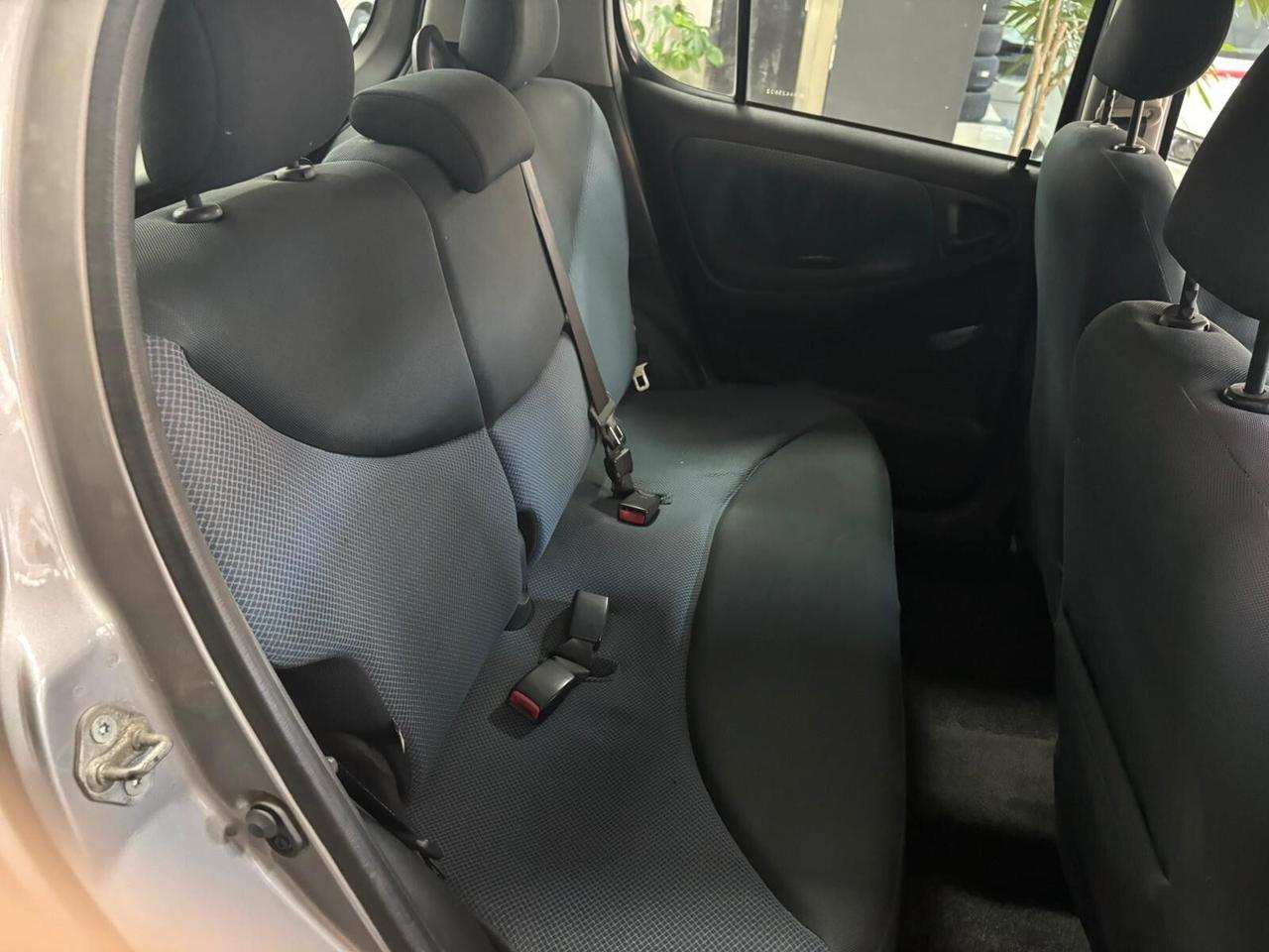 Toyota Yaris 1.0i 16V cat 5 porte Expo