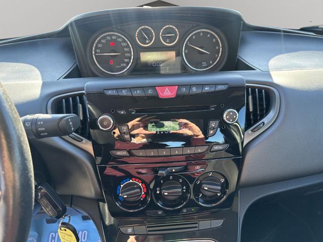 LANCIA Ypsilon 1.2 69 CV 5 porte S&S Gold