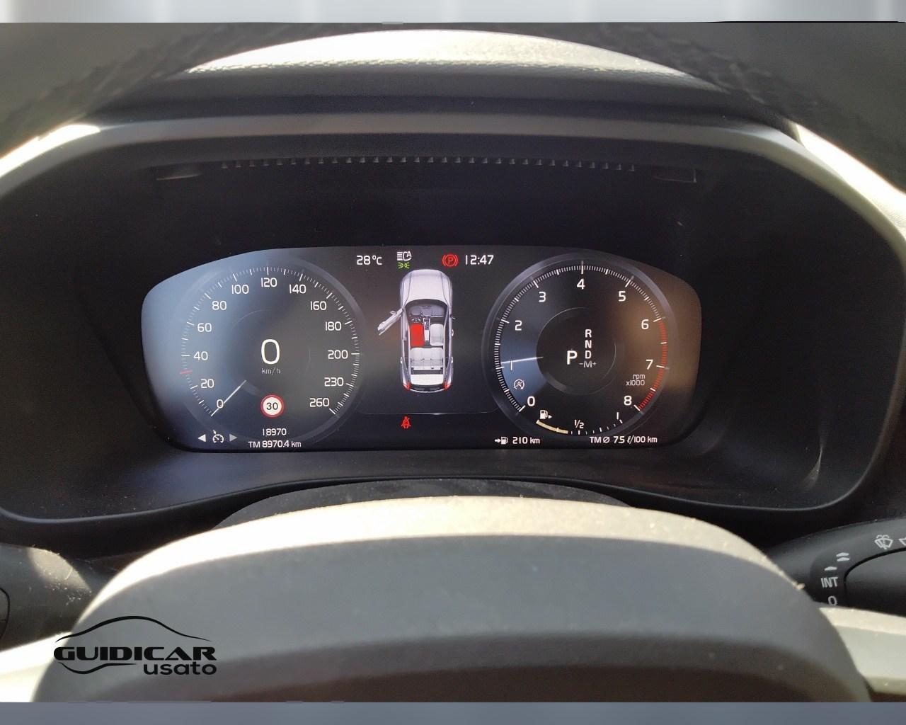 VOLVO XC40 2023 - XC40 1.5 t2 Essential auto