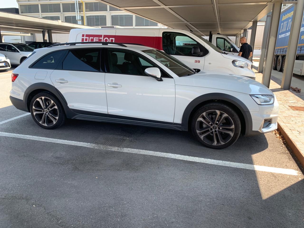 Audi A4 allroad 40 TDI 204 CV S tronic Identity Contrast