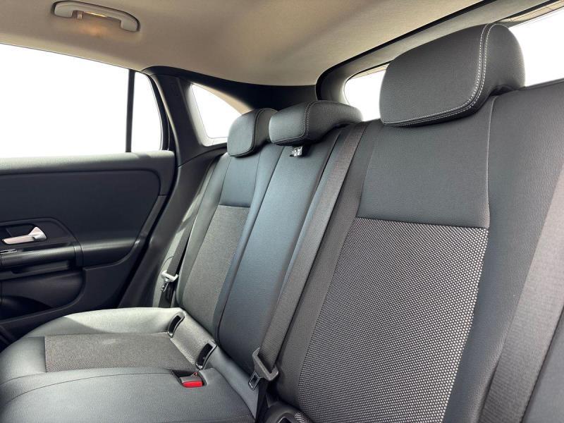 Mercedes GLA 180 180 D Business 8G-DCT