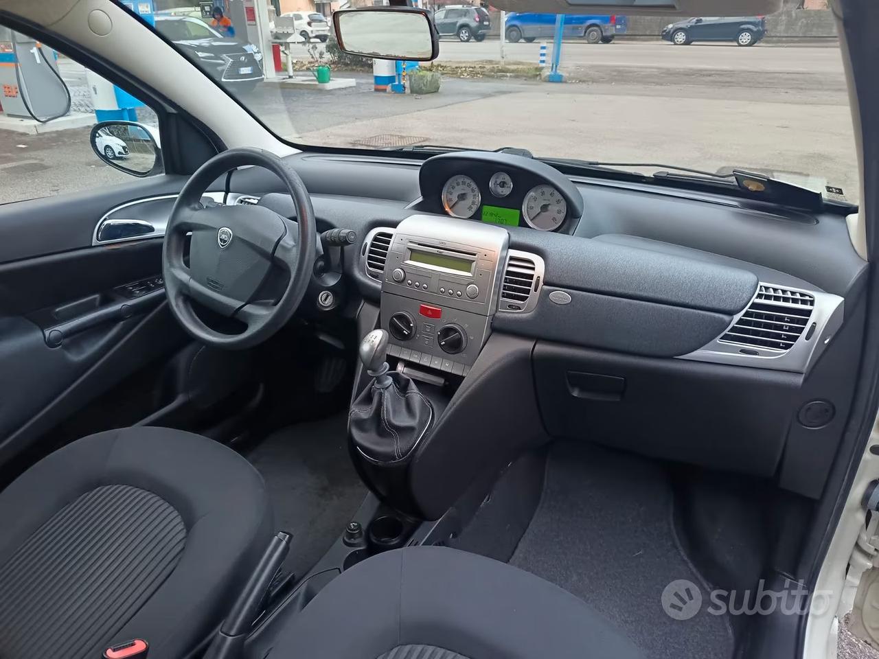 Lancia Ypsilon 2009 ok neo patente