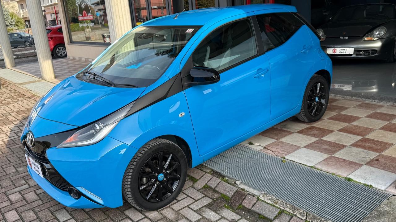 Toyota Aygo 1.0 VVT-i 69 CV 5 porte x-cite TSS