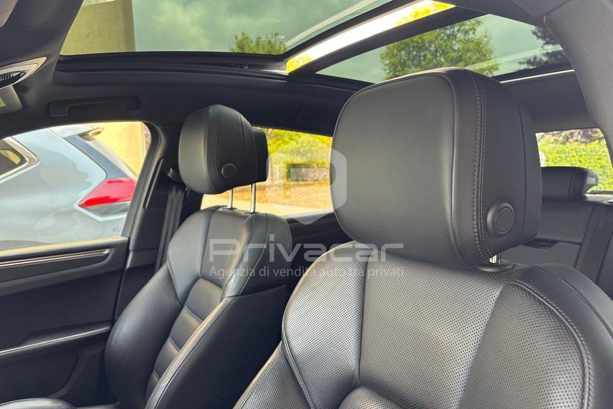 PORSCHE Macan 2.0