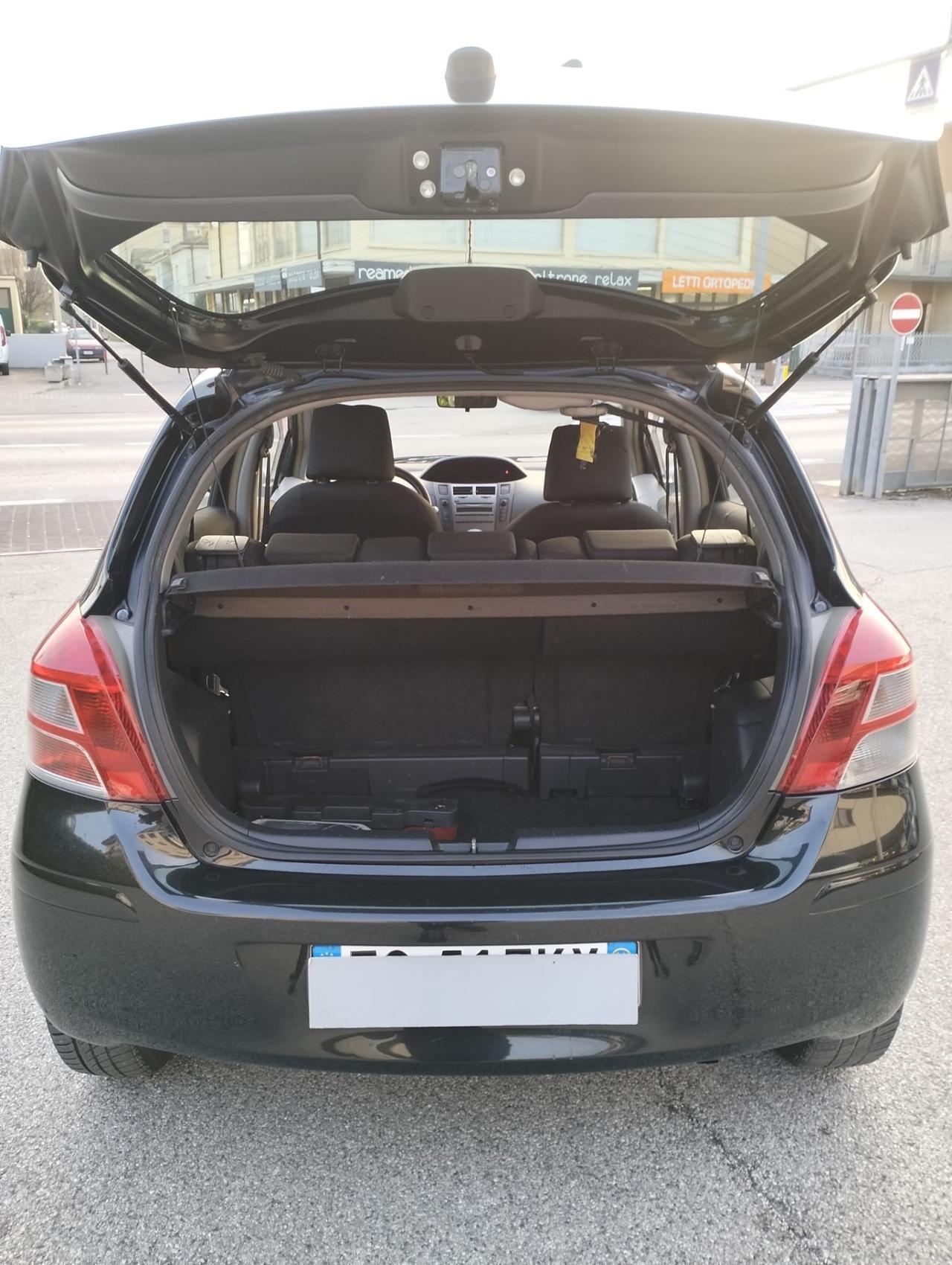 Toyota Yaris 1.0 5 porte Sol