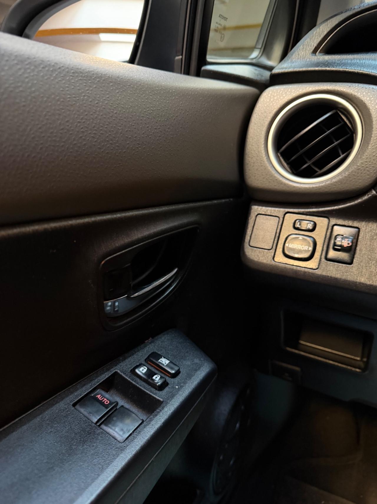 Toyota Yaris 1.0 Neopatentati Euro 5