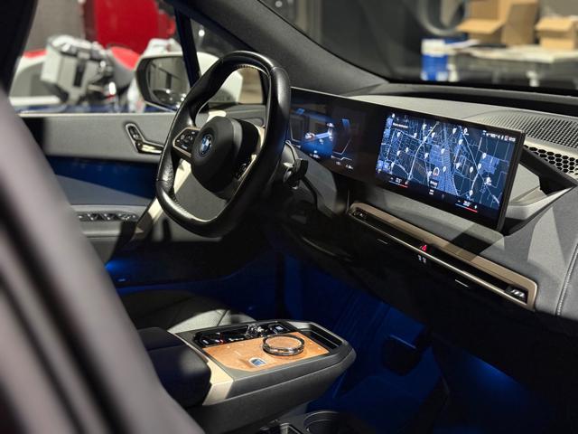 BMW iX xDrive40 Pacchetto Sportivo