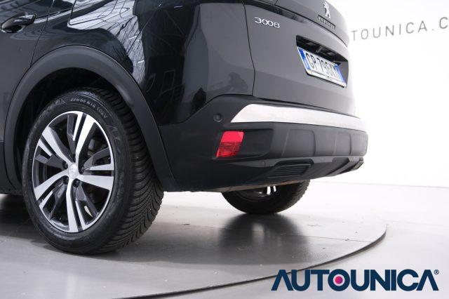 PEUGEOT 3008 HYBRID4 300 E-EAT8 ALLURE PACK