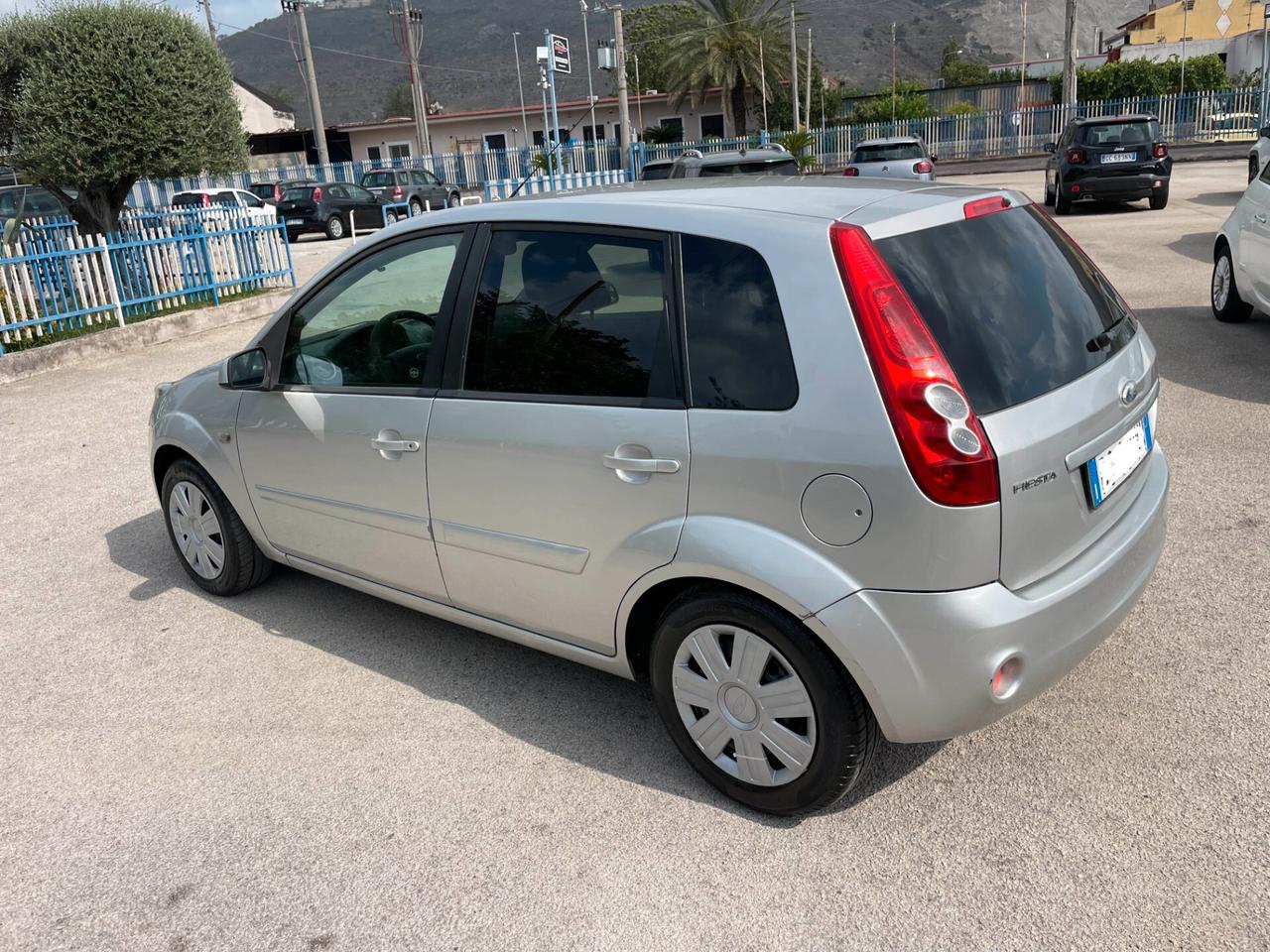 Ford Fiesta 1.4 TDCi 5p. Ghia