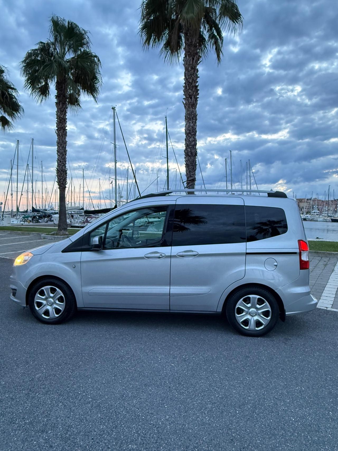 Ford Tourneo Courier 1.0 EcoBoost 100 CV Titanium