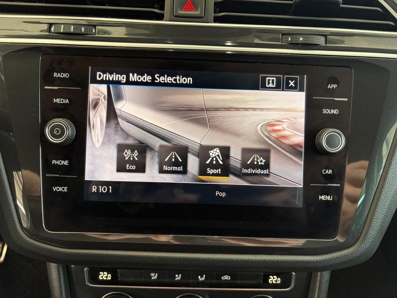 Volkswagen Tiguan - 1.6 TDI - R-LINE