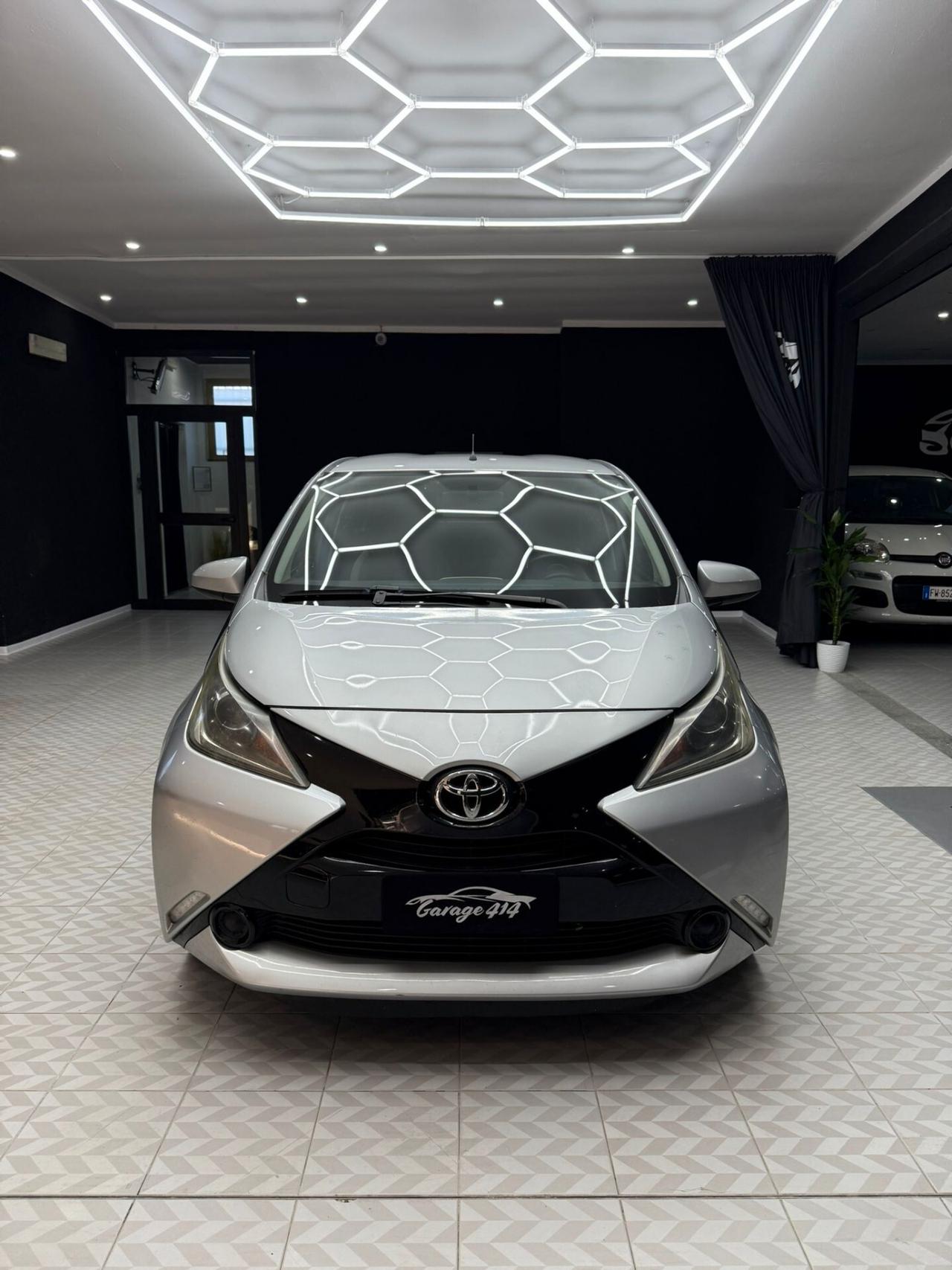 Toyota Aygo 1.0 VVT-i 69 CV 5 porte x-clusiv