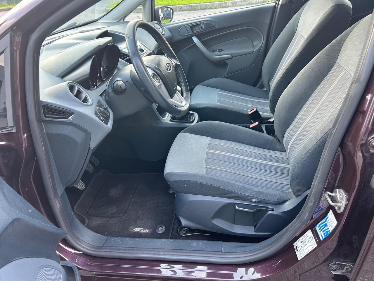 Ford Fiesta 1.2 82 CV 5 porte Titanium * Neo patentati *