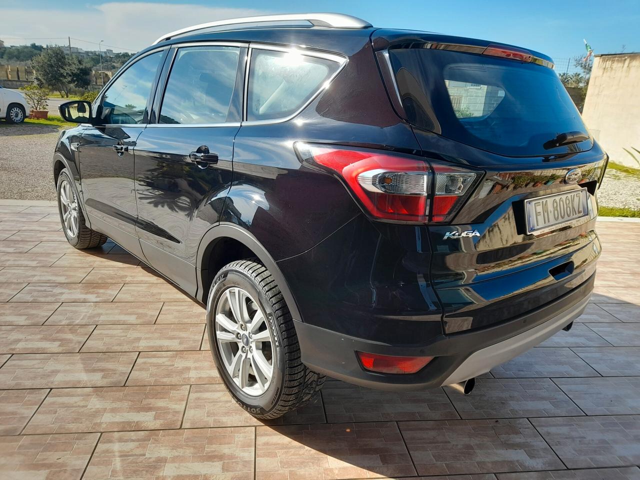 Ford Kuga 1.5 TDCI 120 CV S&S 2WD Powershift Business