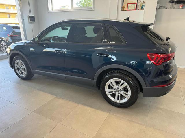 AUDI Q3 35 TDI S tronic Business