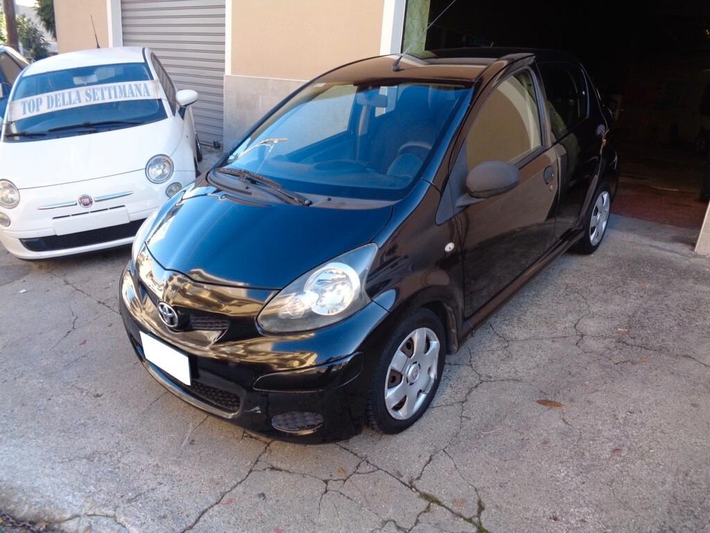 TOYOTA AYGO 1.0 SOL (FINANZIABILE)