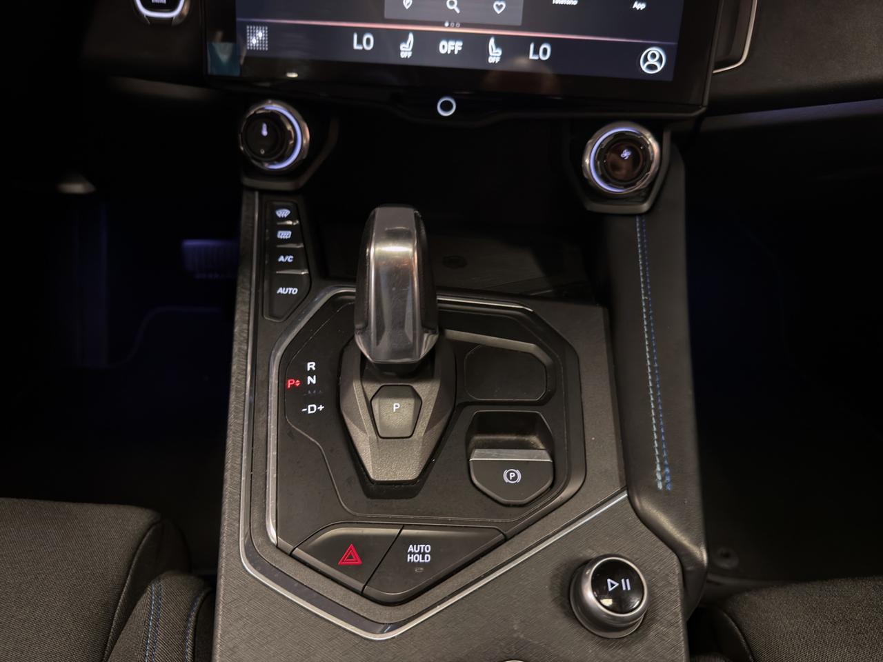 Lynk & Co 01 1.5 t hev auto