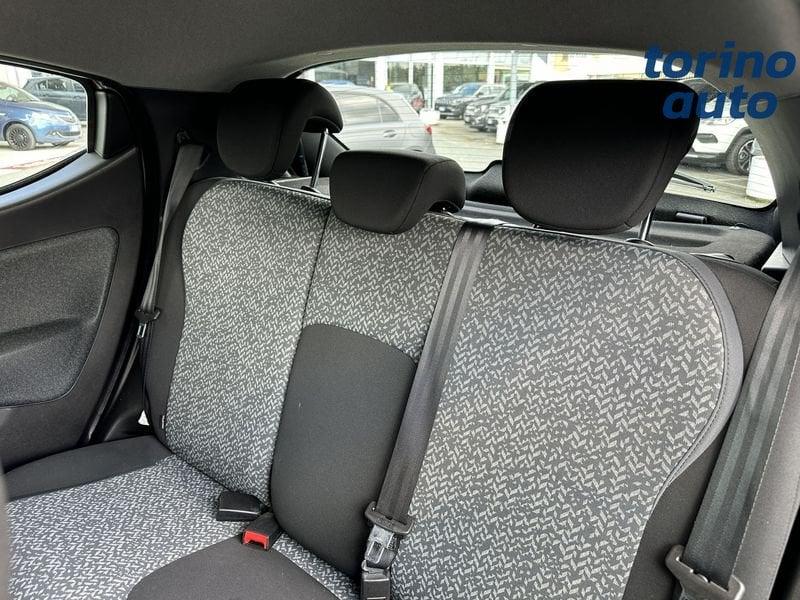 Lancia Ypsilon 1.0 FireFly 5 porte S&S Hybrid Silver