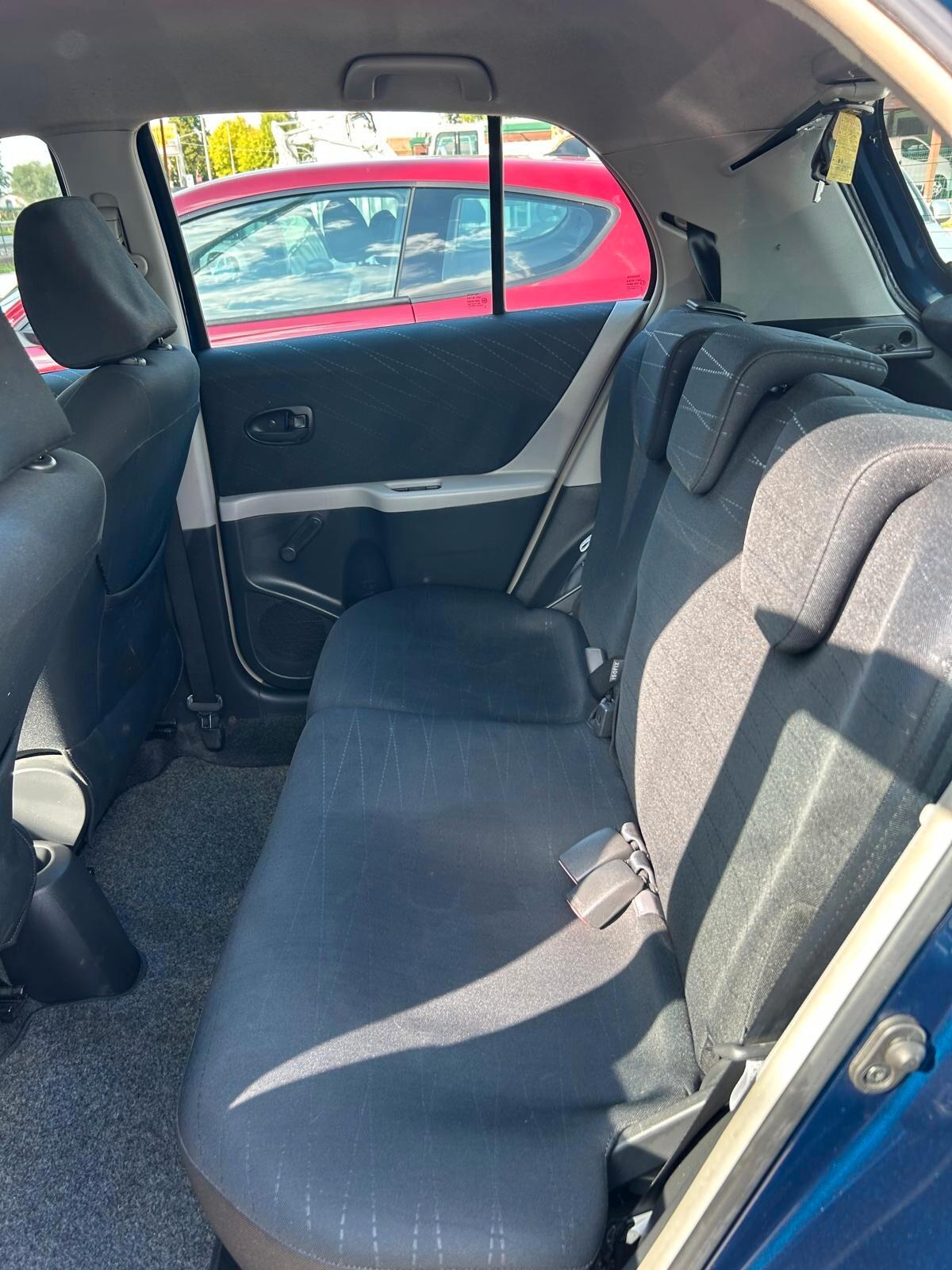 Toyota Yaris 1.0 5 porte Sol