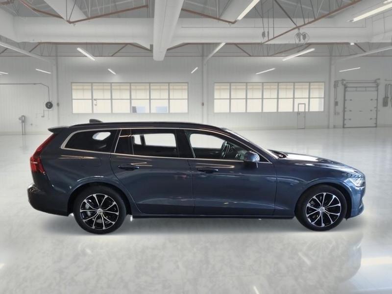 VOLVO V60 B4 D AUTOM. MOMENTUM BUSINESS PRO MY22 STATION WAGON