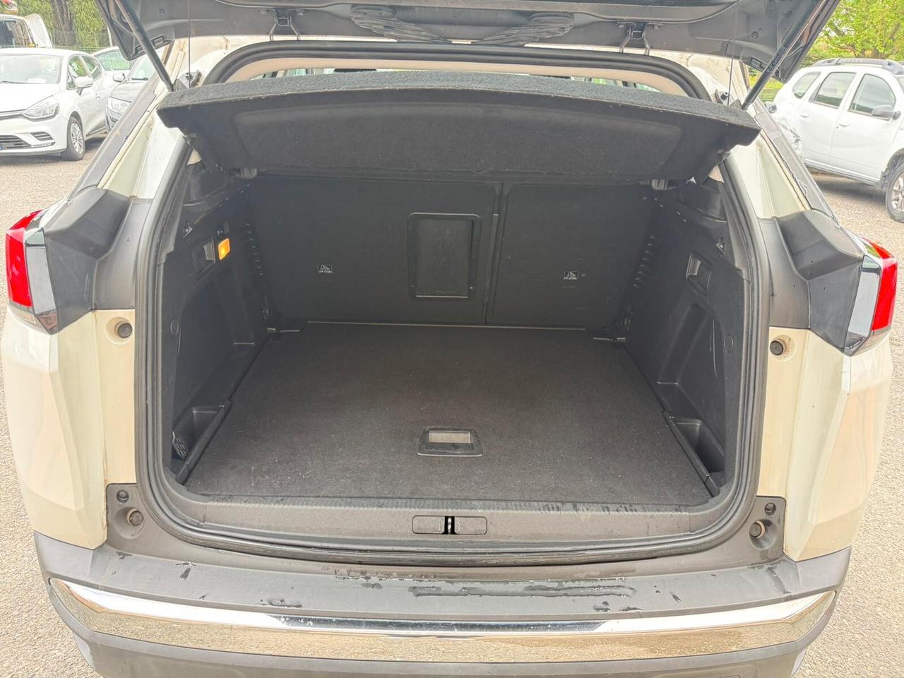 Peugeot 3008 BlueHDi 130 S&S EAT8 Business