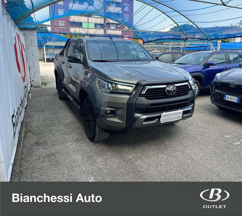 Toyota Hilux 2.8 D-4D A/T 4WD 48V 4 porte Double Cab Invincible