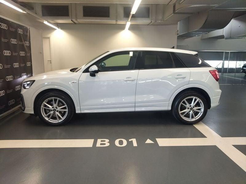 Audi Q2 Q2 35 2.0 tdi Identity Black s-tronic