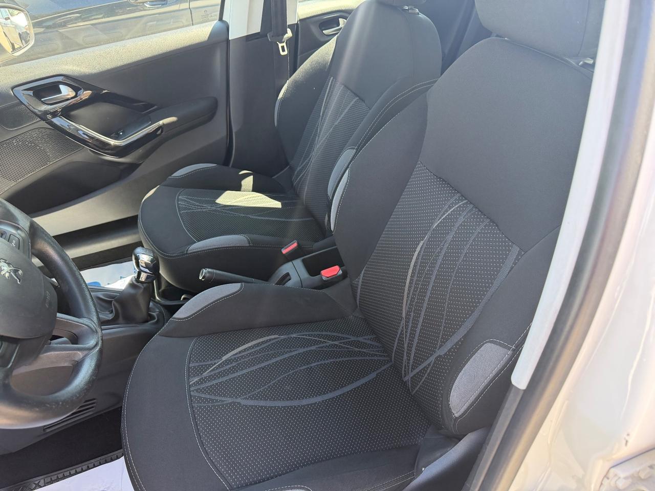 Peugeot 208 1.4 HDi DIESEL 2014